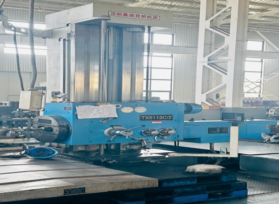 数显卧式铣镗床